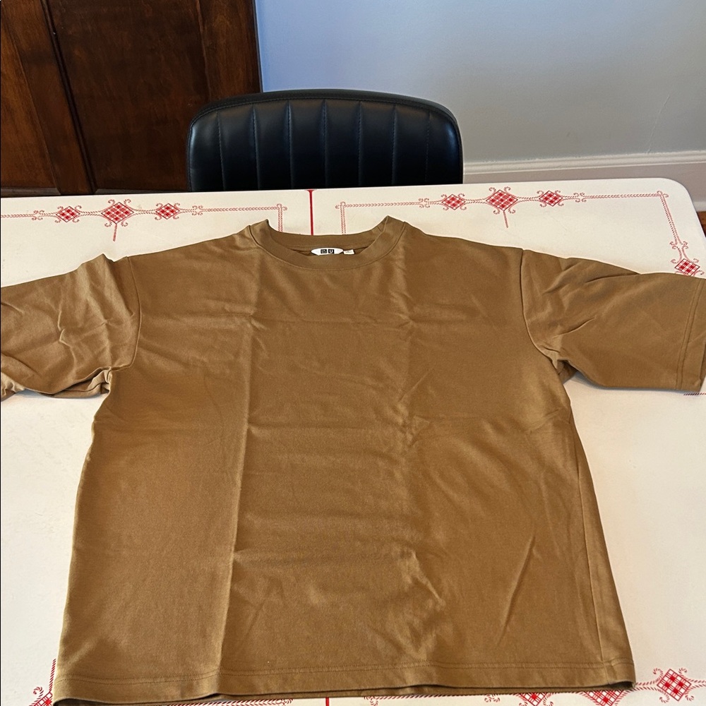 Uniqlo Brown Short Sleeve Men's Tee